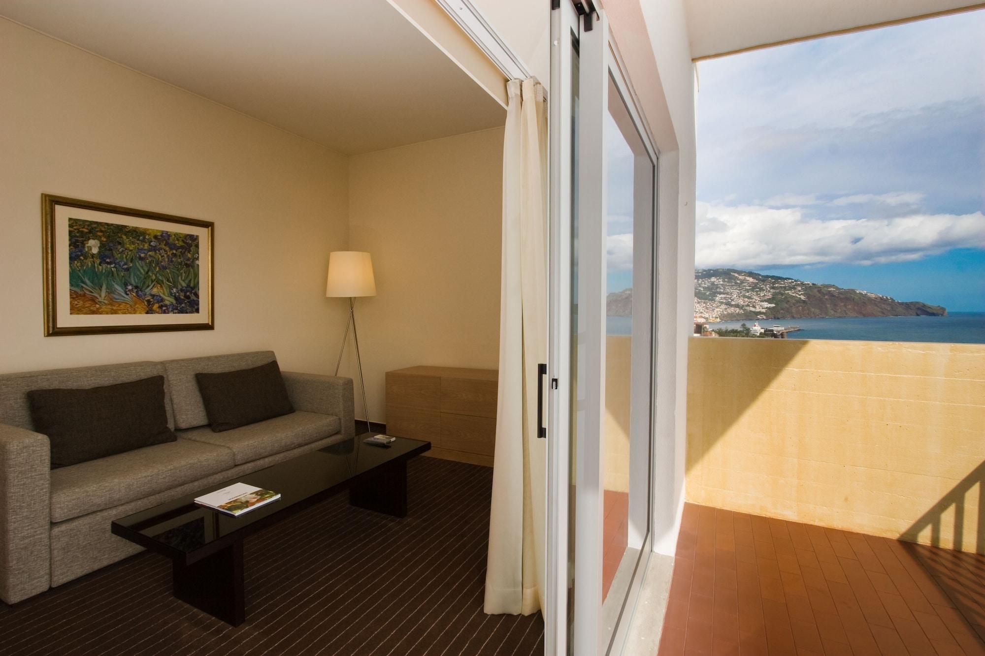 Hotel Girassol - Suite Hotel ฟุงชาล ภายนอก รูปภาพ
