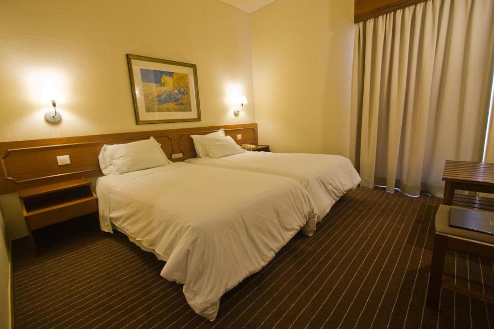 Hotel Girassol - Suite Hotel ฟุงชาล ภายนอก รูปภาพ