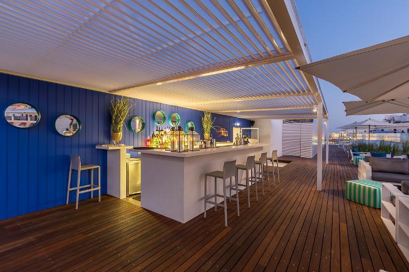 Hotel Girassol - Suite Hotel ฟุงชาล ภายนอก รูปภาพ
